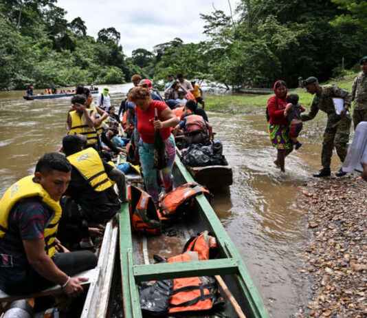 Los Problemas Migratorios de Panamá: Una Crisis en Desarrollo Panamá, problemas migratorios, crisis migratoria, inmigración, política migratoria, crisis en desarrollo, migrantes, control fronterizo, políticas de inmigración, refugio, refugiados, situación migratoria, seguridad fronteriza, derechos de los migrantes, movimientos migratorios