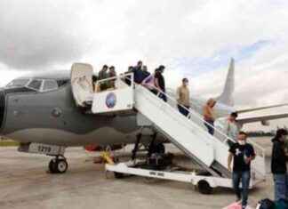 Deportados por EEUU llegan a Bogotá tras crisis con Trump deportados-por-eeuu-llegan-a-bogot-tras-crisis-con-trump