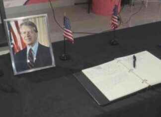Despedida a Jimmy Carter: Panameños firman libro de condolencias. despedida-a-jimmy-carter-panameos-firman-libro-de-condolencias