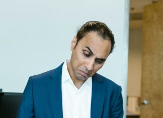 Qué es La Crítica y por qué es Fundamental en Nuestra Sociedad?