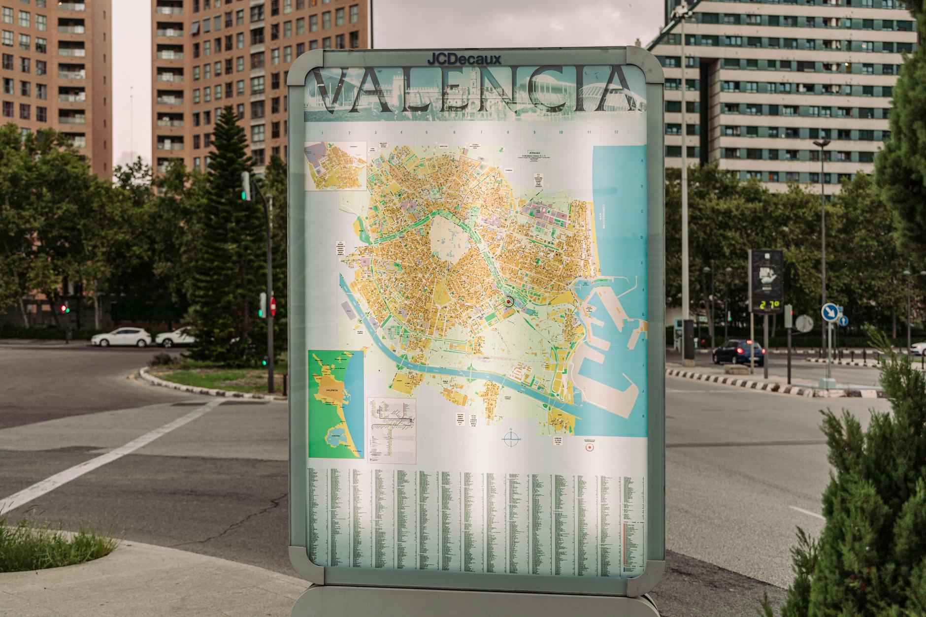 Cómo llegar a Valencia – Las mejores opciones de transporte y rutas recomendadas 4 Viajar en autobús a Valencia