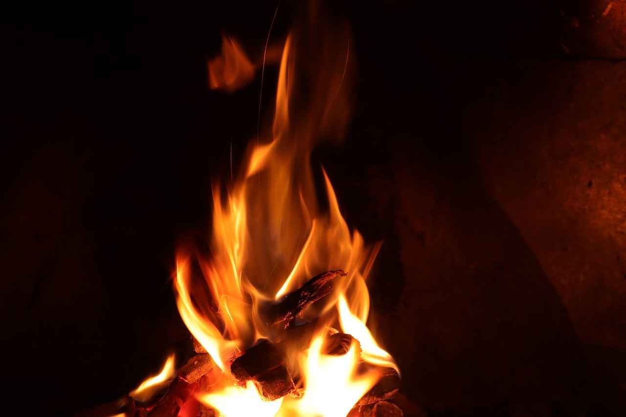 Leña – Qué tener en cuenta al comprar leña para encender tu chimenea este invierno 3 ¿Cuáles son los beneficios de usar leña en lugar de otros combustibles?