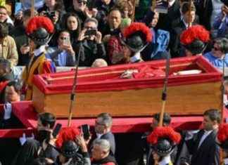 La monja que desafió el protocolo y el sobrino del Papa Francisco que viajó por solidaridad la-monja-que-desafi-el-protocolo-y-el-sobrino-del-papa-francisco-que-viaj-por-solidaridad