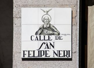 Mercado San Felipe Neri: Descubre Sus Delicias y Secretos Ocultos