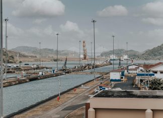 El Canal de Panamá: ¿Cómo Transformó el Comercio Mundial?