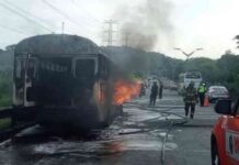 Incendio de autobús de la Policía Nacional en Corredor Norte, Madden. ncendio-de-autobs-de-la-polica-nacional-en-corredor-norte-madden