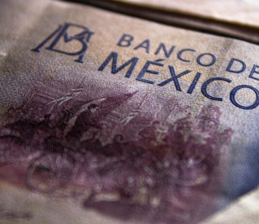 Pesos Mexicanos A Dolares: ¿Cómo Maximizar Tu Conversión Hoy?