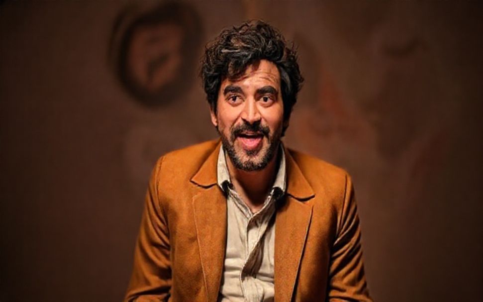 La verdad sobre cómo José Eduardo Derbez utiliza su comedia para superar barreras culturales y sociales