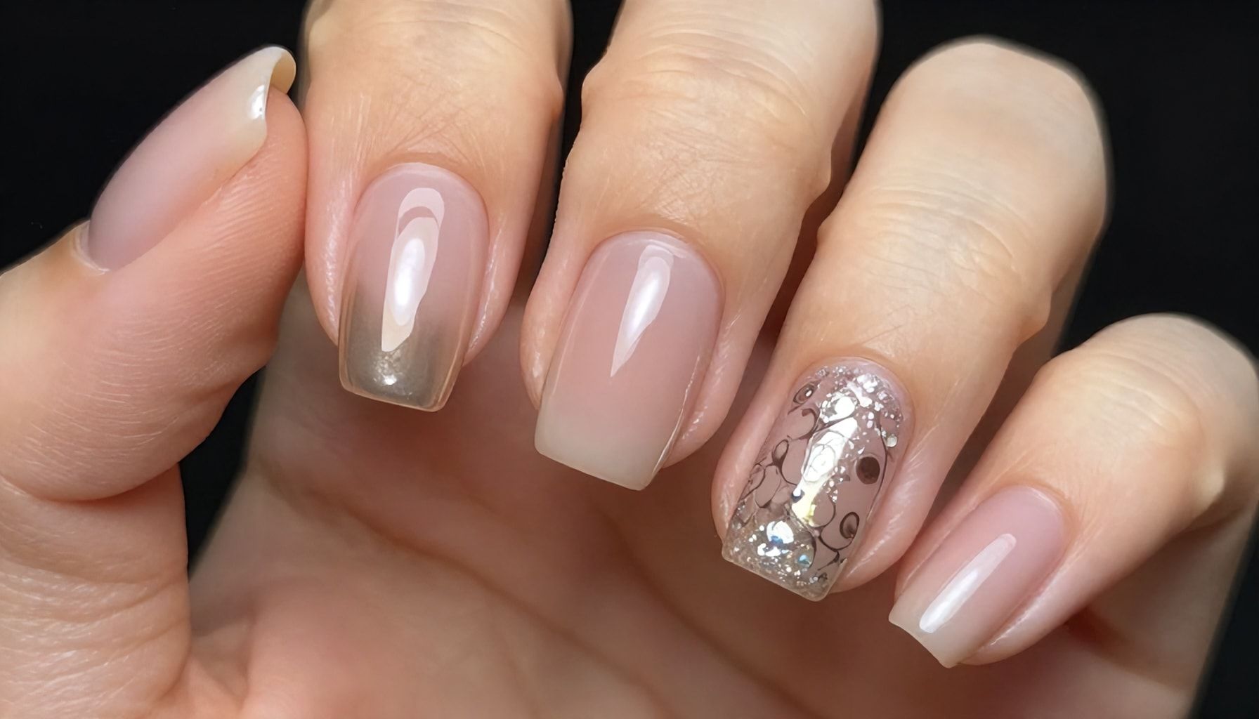 Las 5 tendencias de uñas para 2025 que dominarán el mundo de la belleza 2 Cinco factores clave que definen las uñas en 2025