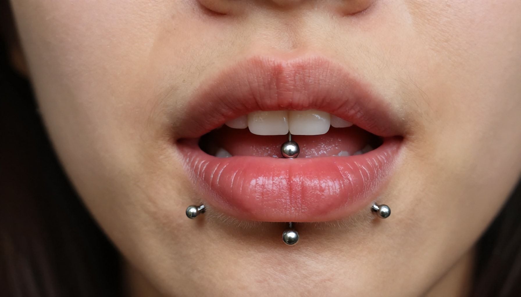 El aumento de piercings en la mandíbula: qué debes saber antes de hacerlo 1 El piercing de mandíbula: una moda con riesgos