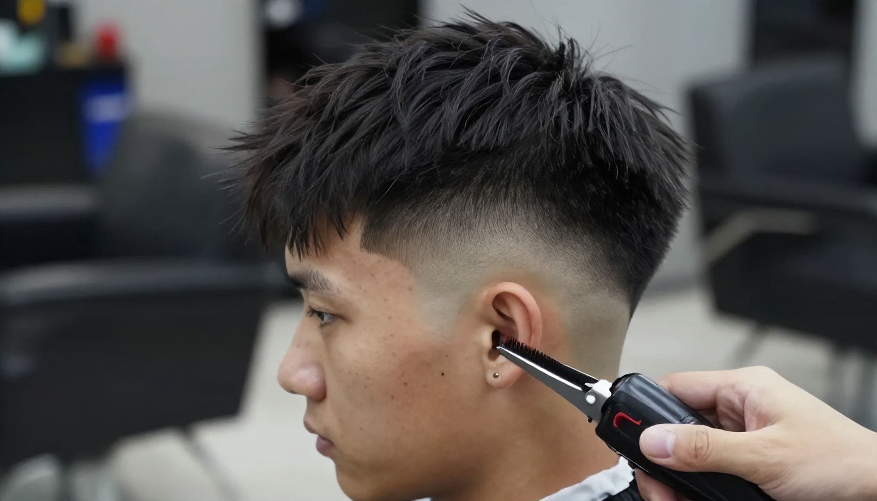 El corte bajo fade en V texturizado: tendencias y consejos para 2024 5 Errores comunes al aplicar el corte bajo fade en V texturizado